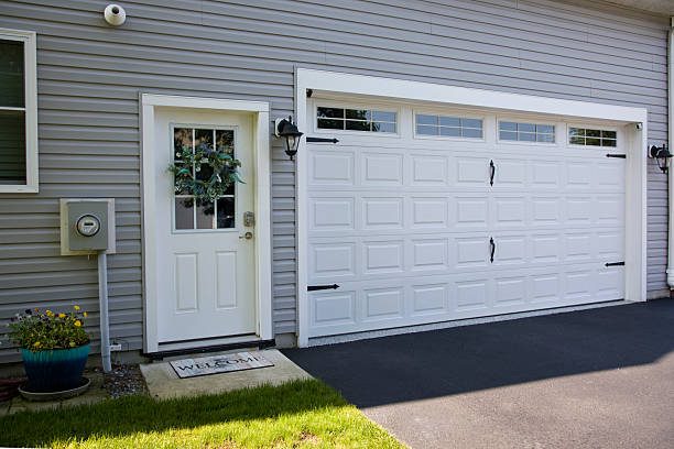 24/7 Emergency Garage Door Panel Replacement experts in Charlotte Harbor, FL